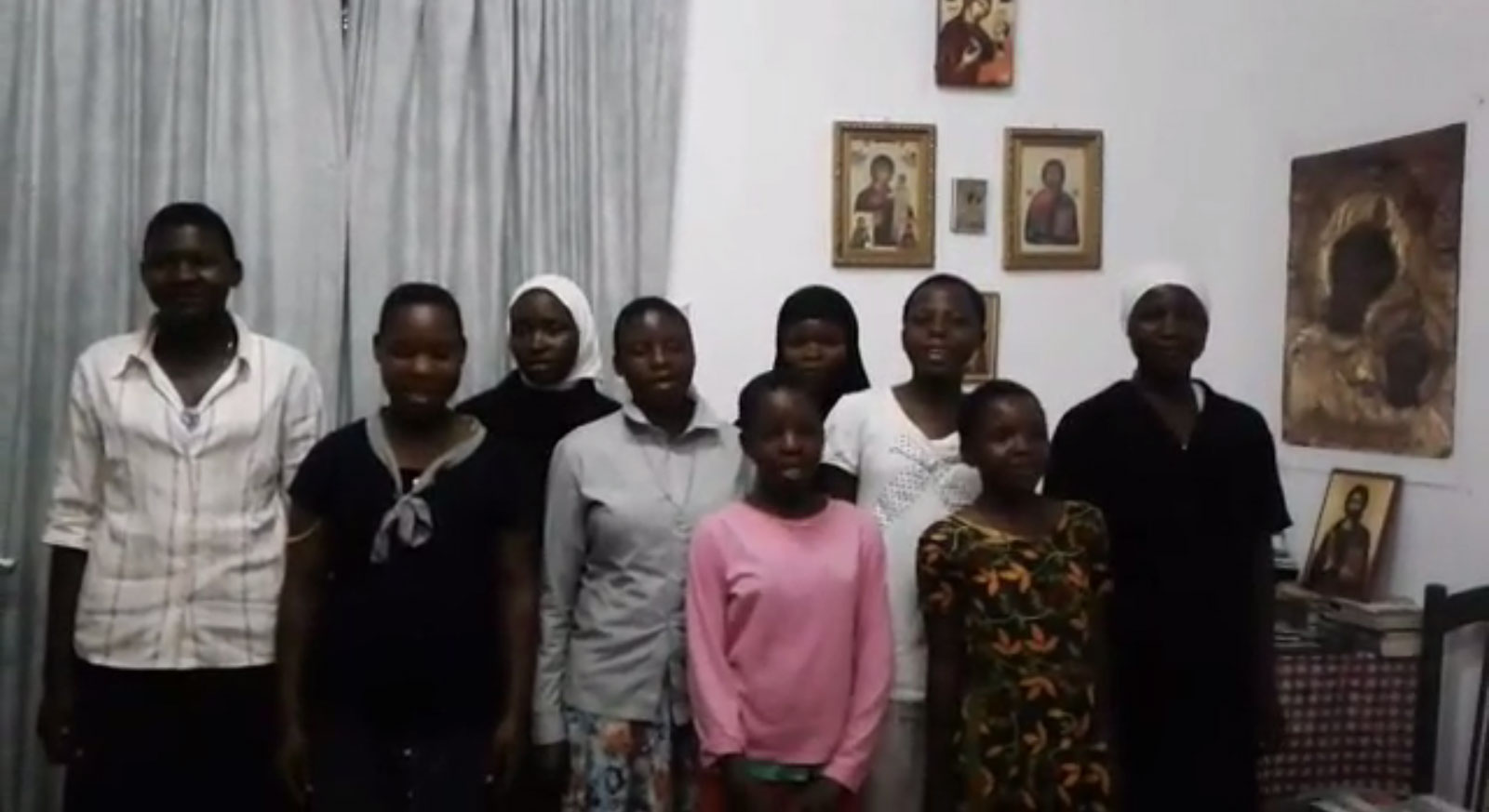 Tinerele de la Centrul misionar-ortodox din Kidamali, Iringa, Tanzania