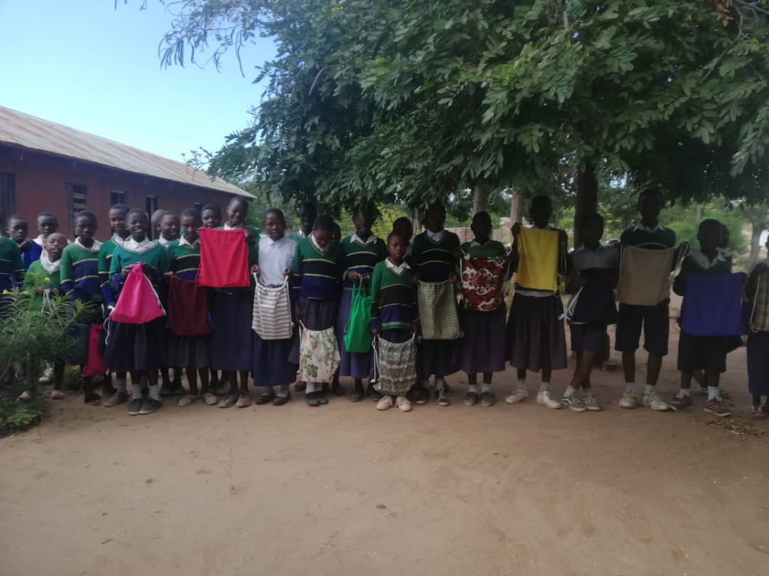 Întâlnire cu profesorii și elevii Școlii Generale din satul Mkoga