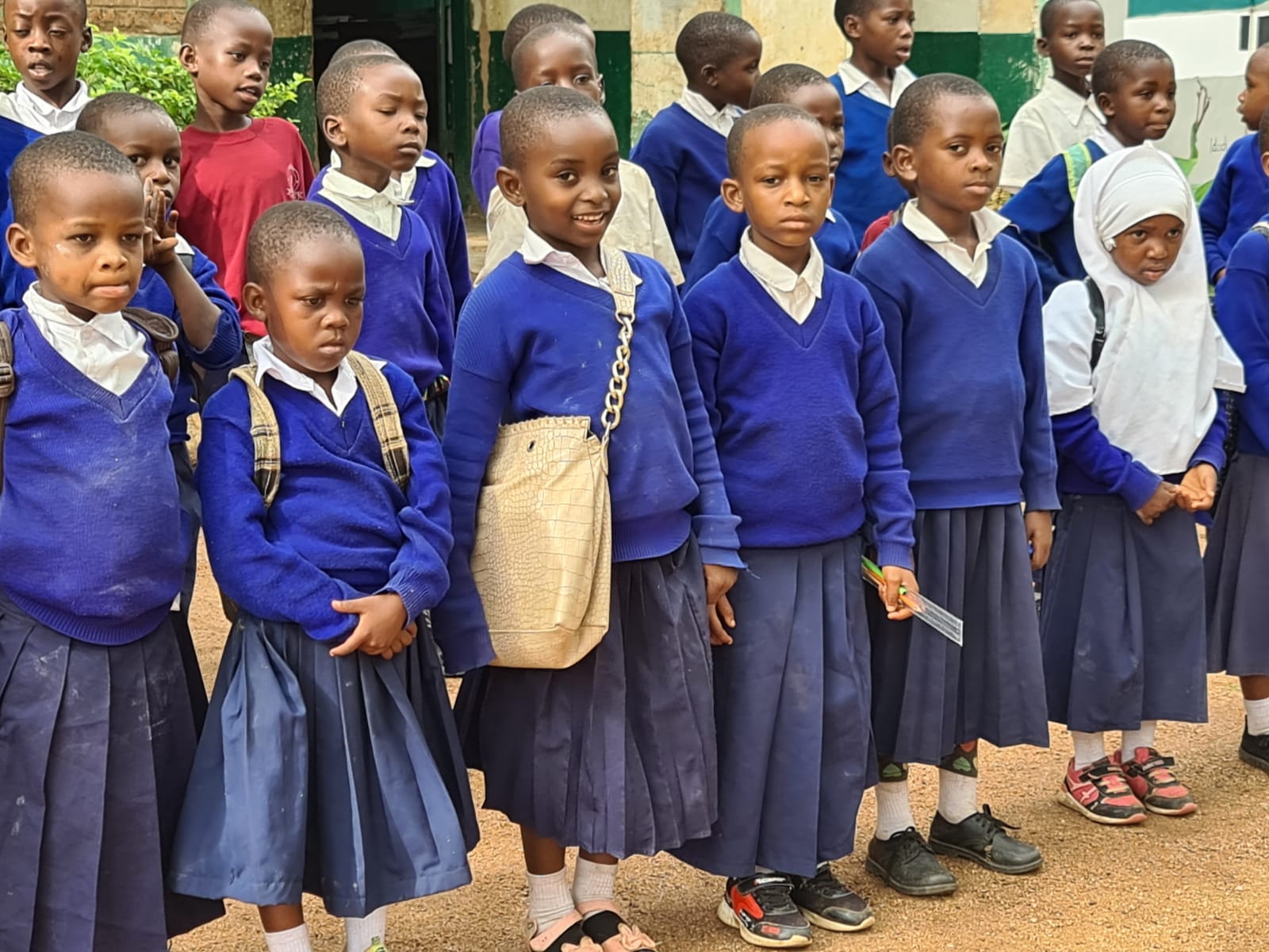 Nyamahana - curajul de a merge la şcoală