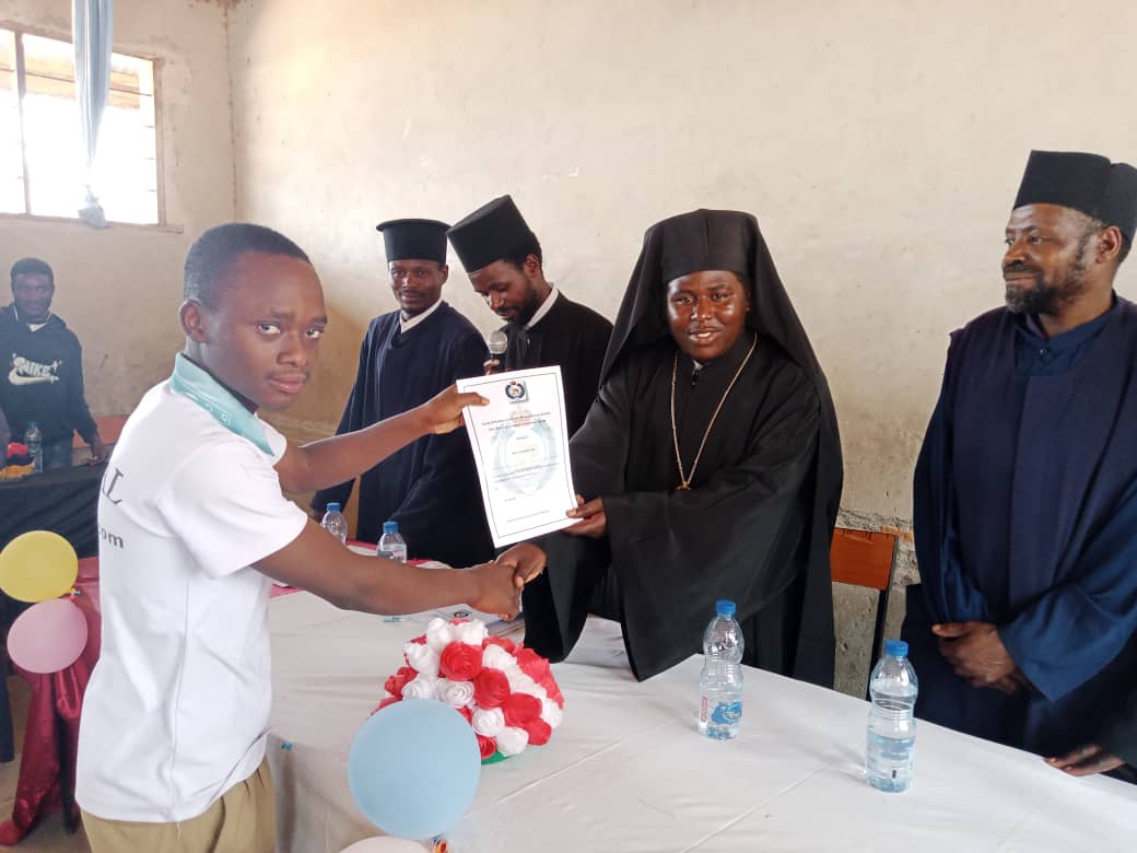 La ce foloseşte diploma de creştin ortodox în Tanzania?