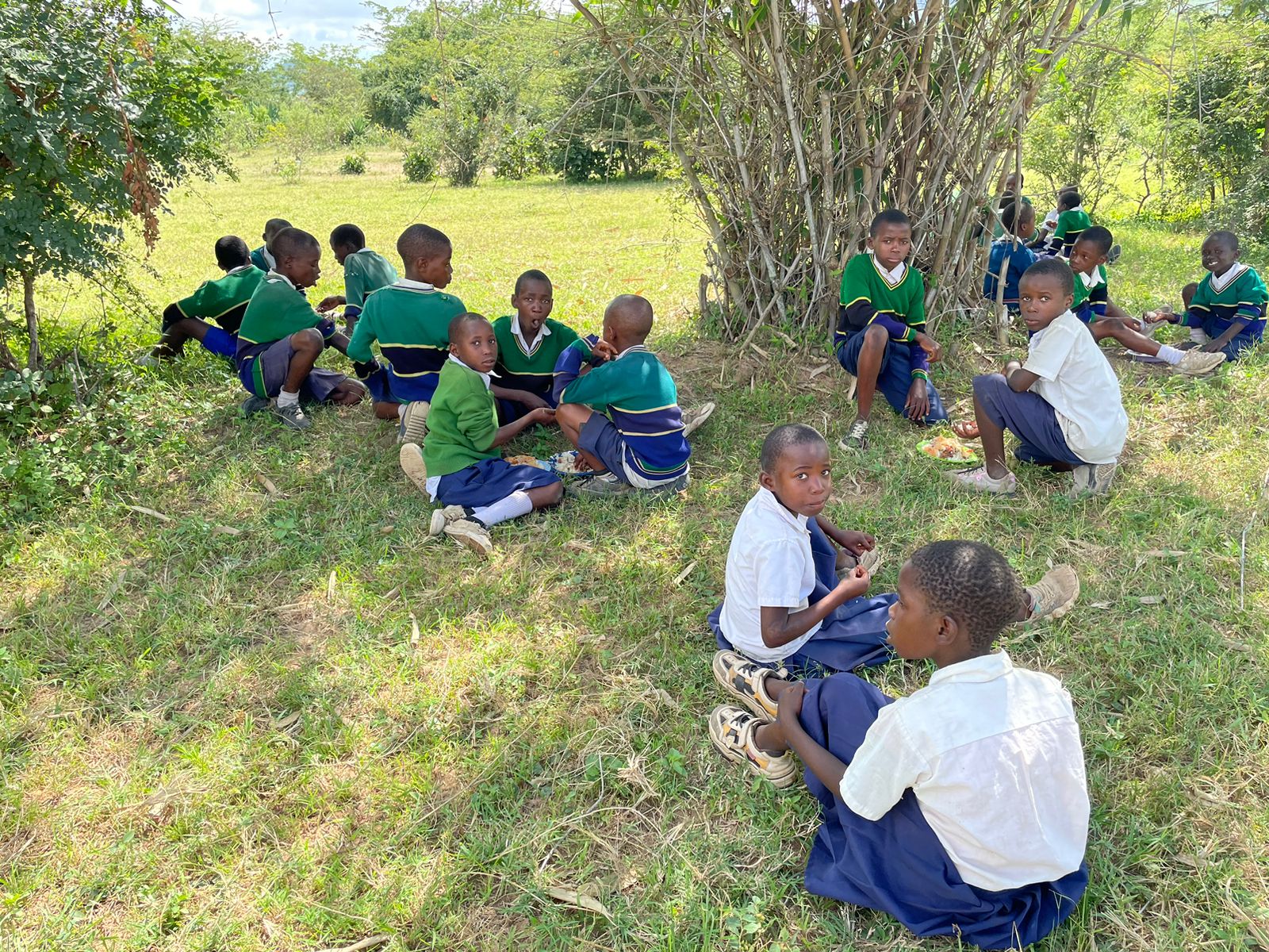 Copiii din satul Mkoga