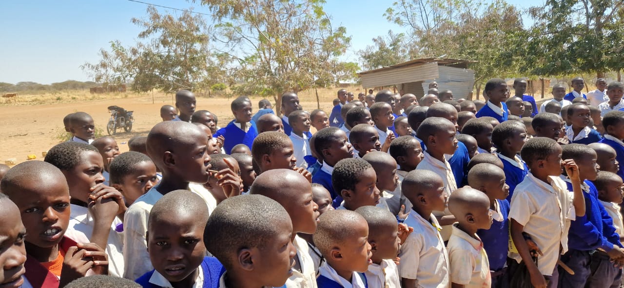 Vizită la şcoala primară din satul Mlambalasi