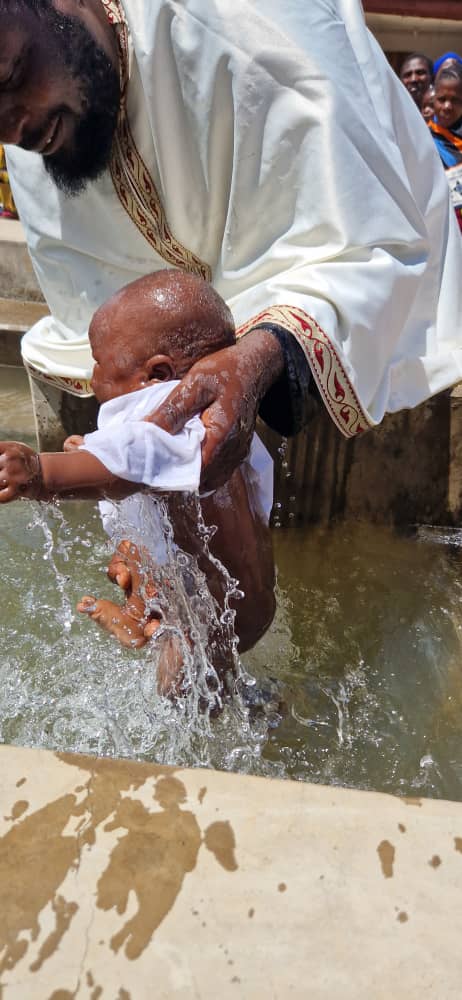 12 Botezuri în Sâmbăta lui Lazăr