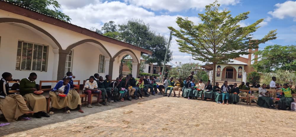 Întâlnirea Tinerilor Ortodocși elevi la liceele din Kidamali și Magubike