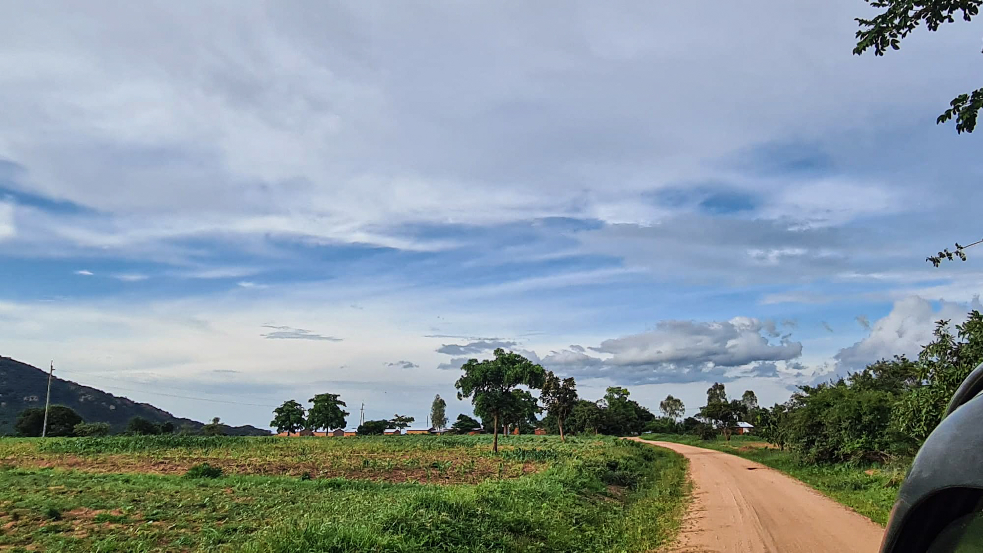 În vizită la casele din satul Mbumi