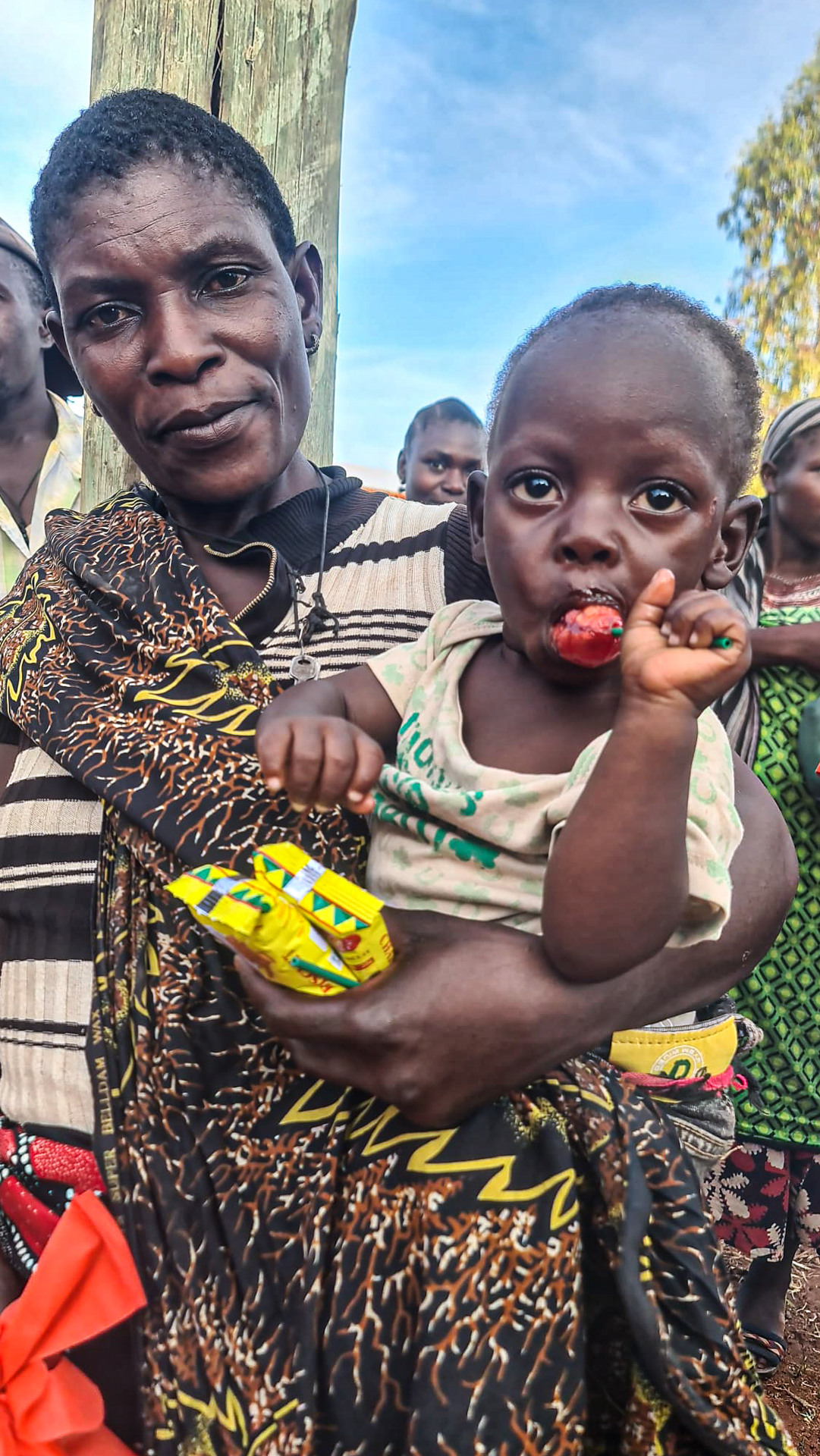În vizită la casele din satul Mbumi