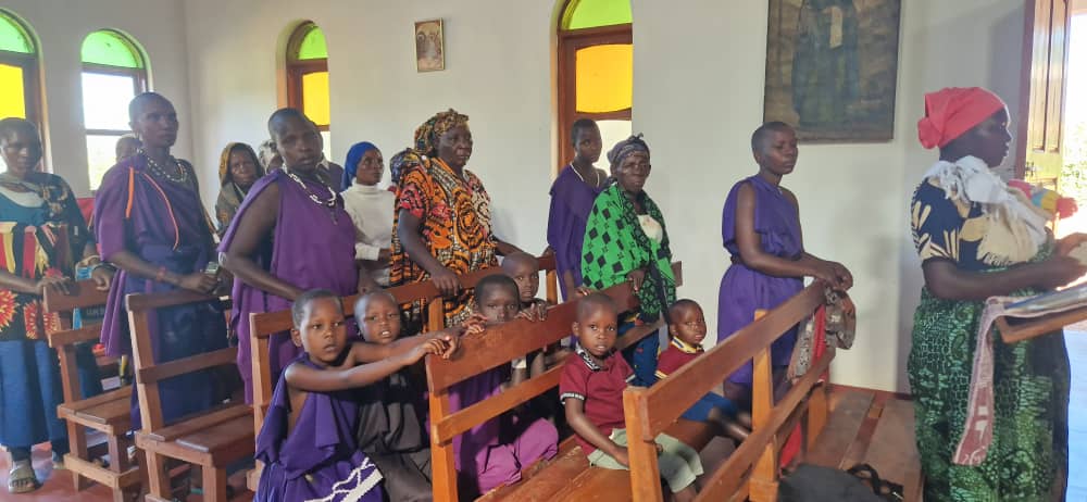 Satele Makota şi Nyamahana în sărbătoare de „Izvorul Tămăduirii”