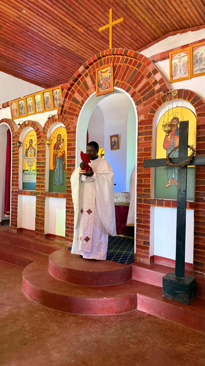 Satele Makota şi Nyamahana în sărbătoare de „Izvorul Tămăduirii”