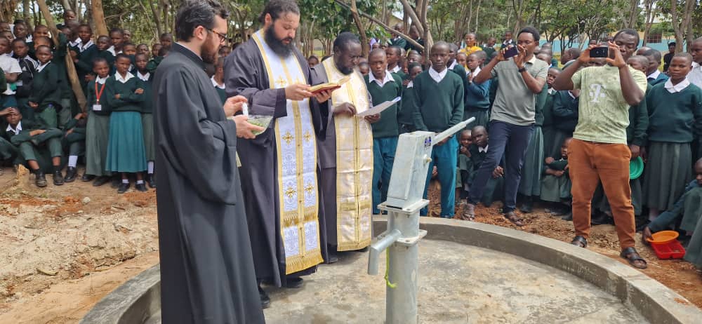 Sfințirea noii fântâni de la Liceul Dimitrios