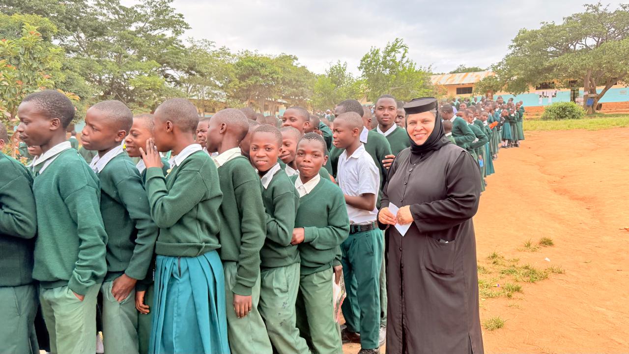 Sfințirea noii fântâni de la Liceul Dimitrios