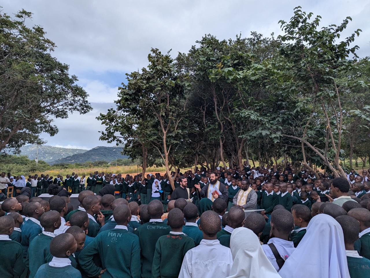 Sfințirea noii fântâni de la Liceul Dimitrios