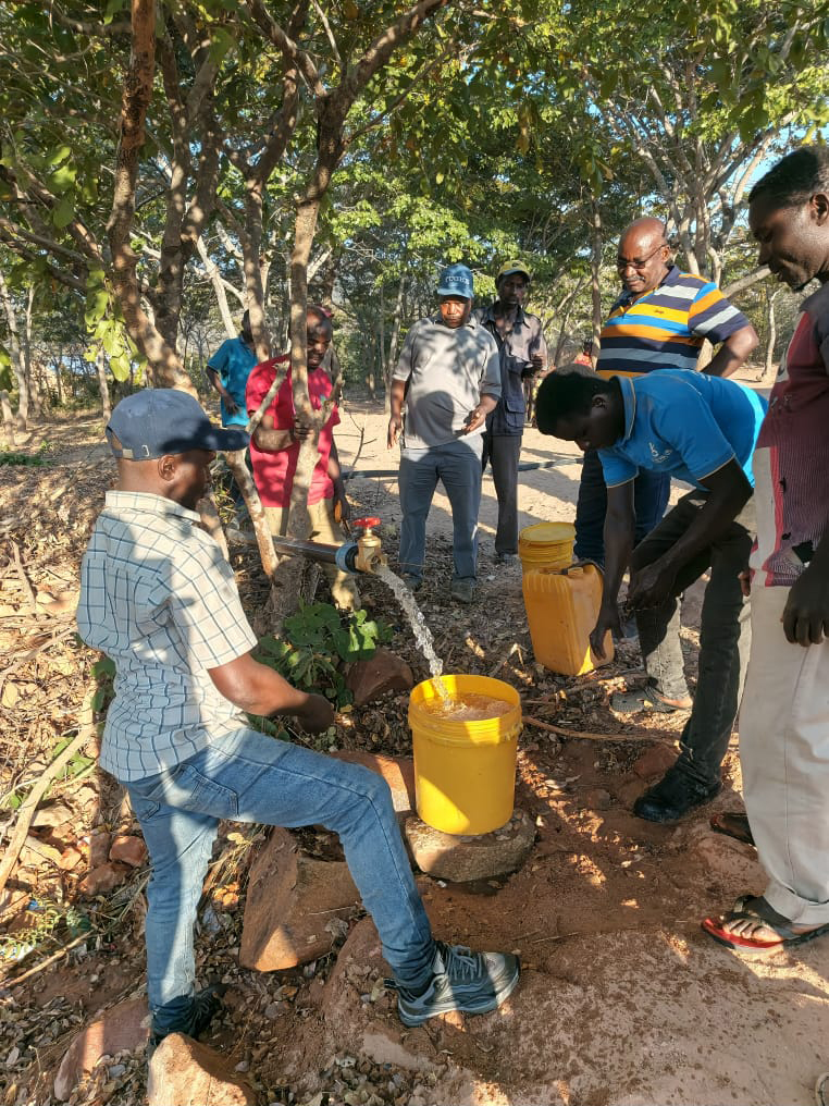 Racordarea la rețeau de apă a satului Mkombe și a școlii