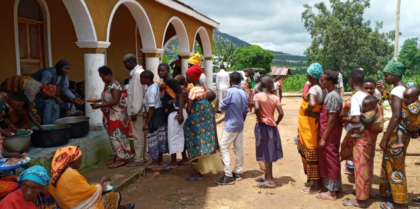 O porție de mâncare – bucuria de după Sfânta Liturghie