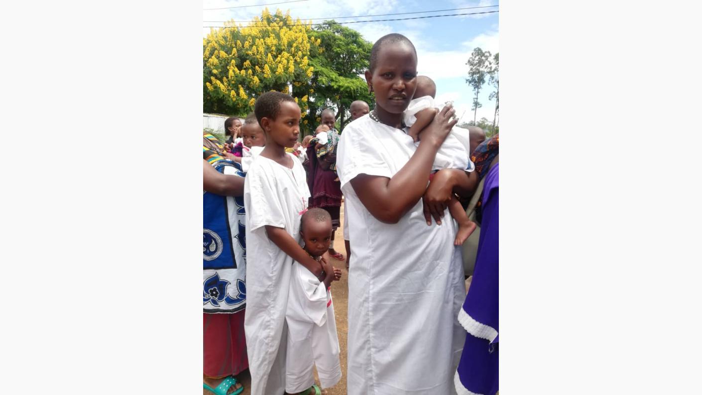 Tumaini, mama a șase copii a primit în dar o vacă
