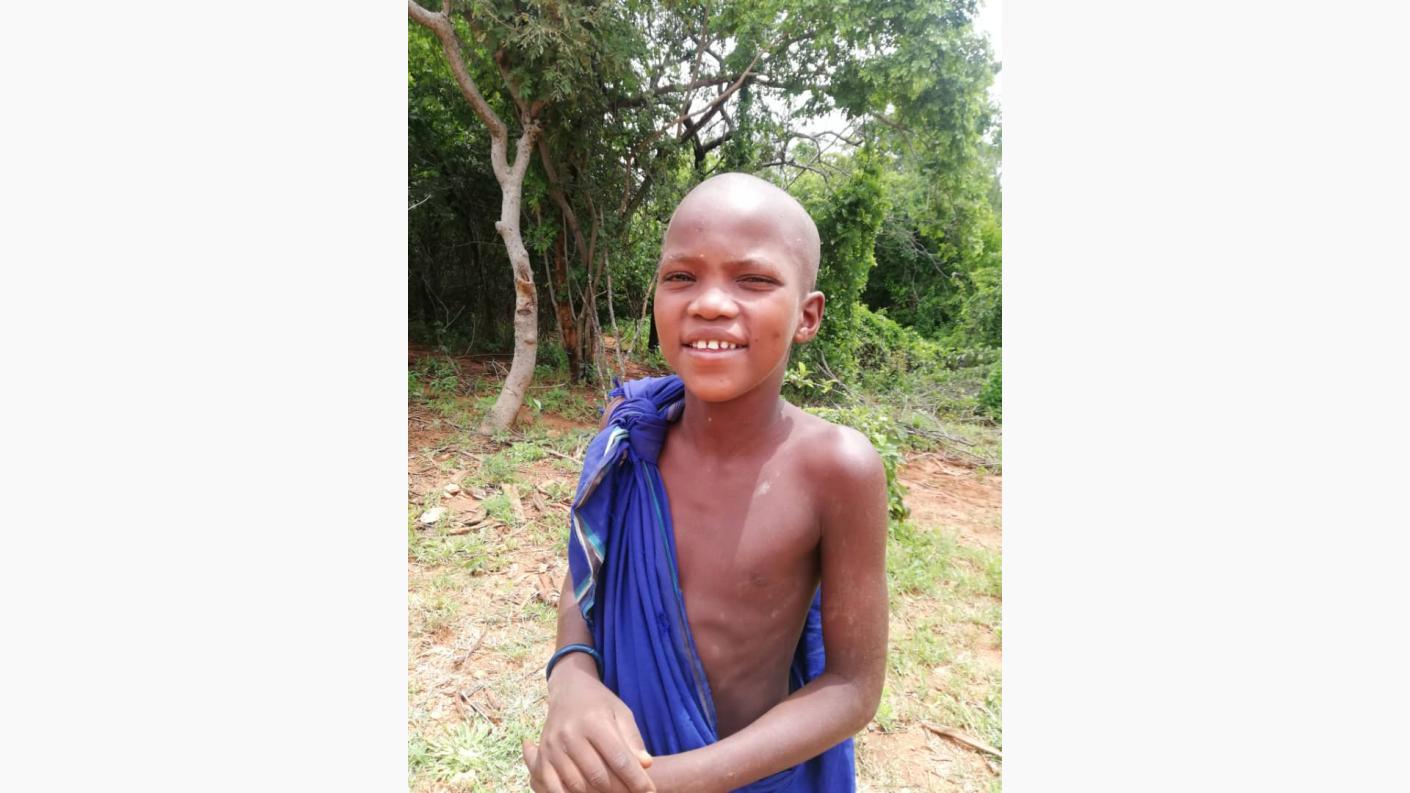 Iustin are 11 ani și muncește un an întreg pentru a primi drept salariu… un ied