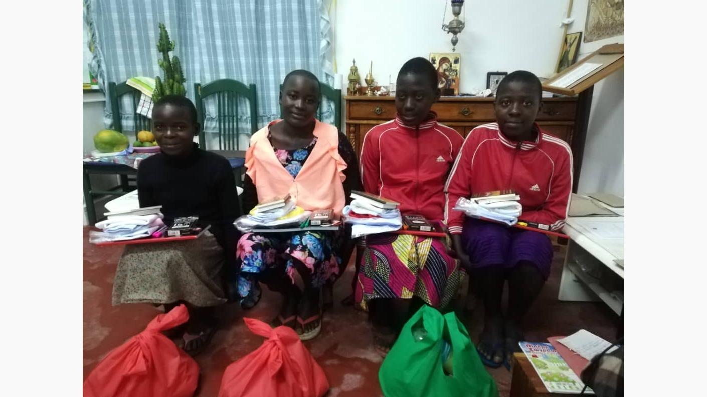 Daruri pentru elevele de liceu din Tanzania care s-au implicat în munca de la Centrul misionar