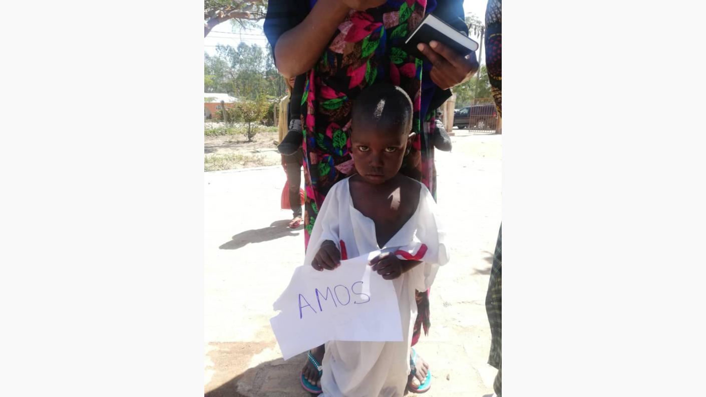 Taina Sfântului Botez săvârșită pentru 9 persoane la Biserica Ortodoxă din Kidamali