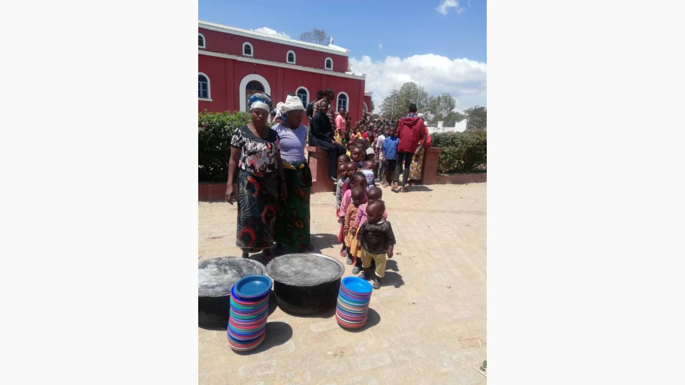 Pomeniri în Tanzania pentru sufletele unor români