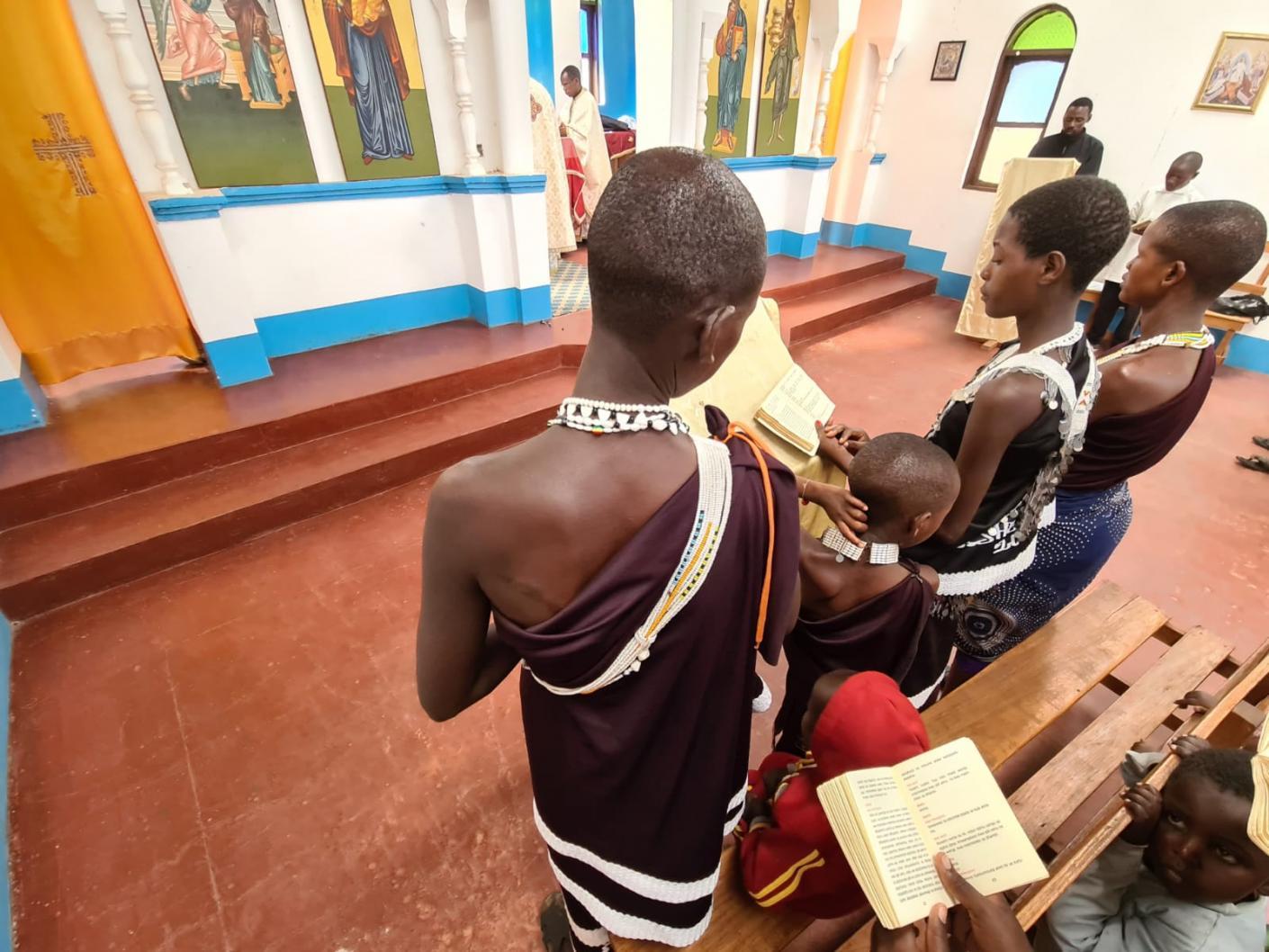 Povestiri din liniștea și din taina massailor