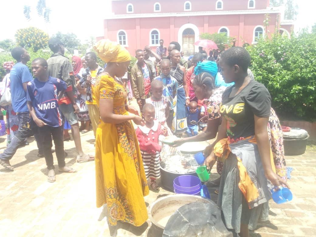 De la moarte la viață - Pomenirea morților și 98 de botezuri la centrul misionar din Kidamali