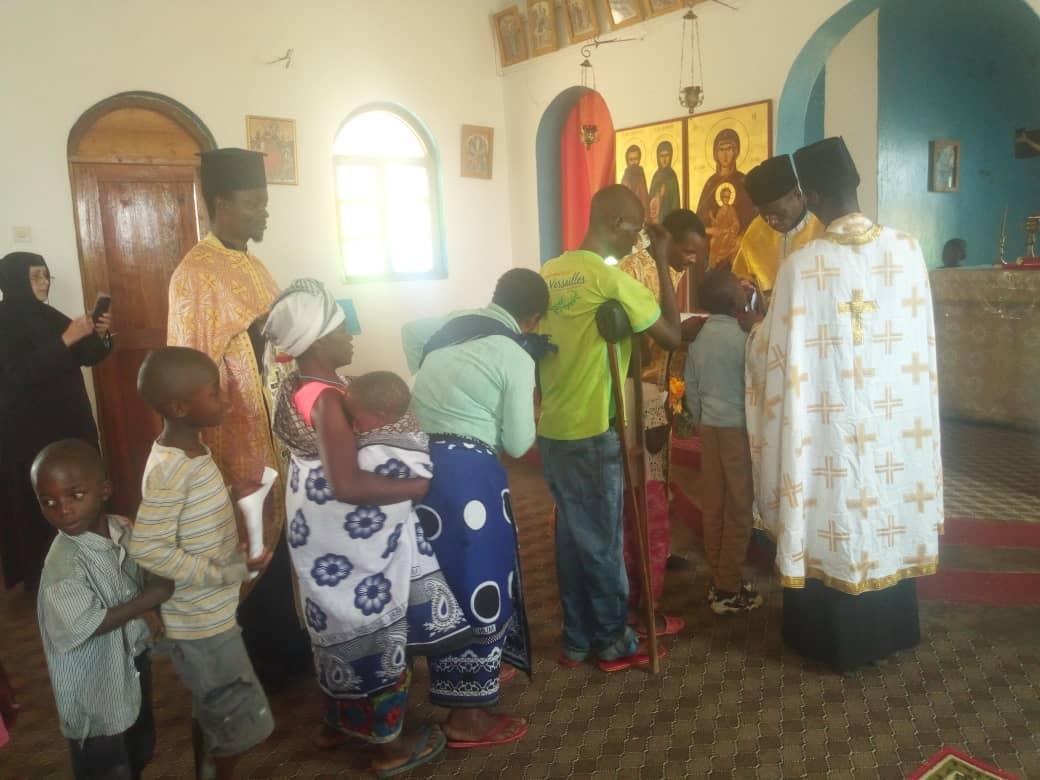 De la moarte la viață - Pomenirea morților și 98 de botezuri la centrul misionar din Kidamali