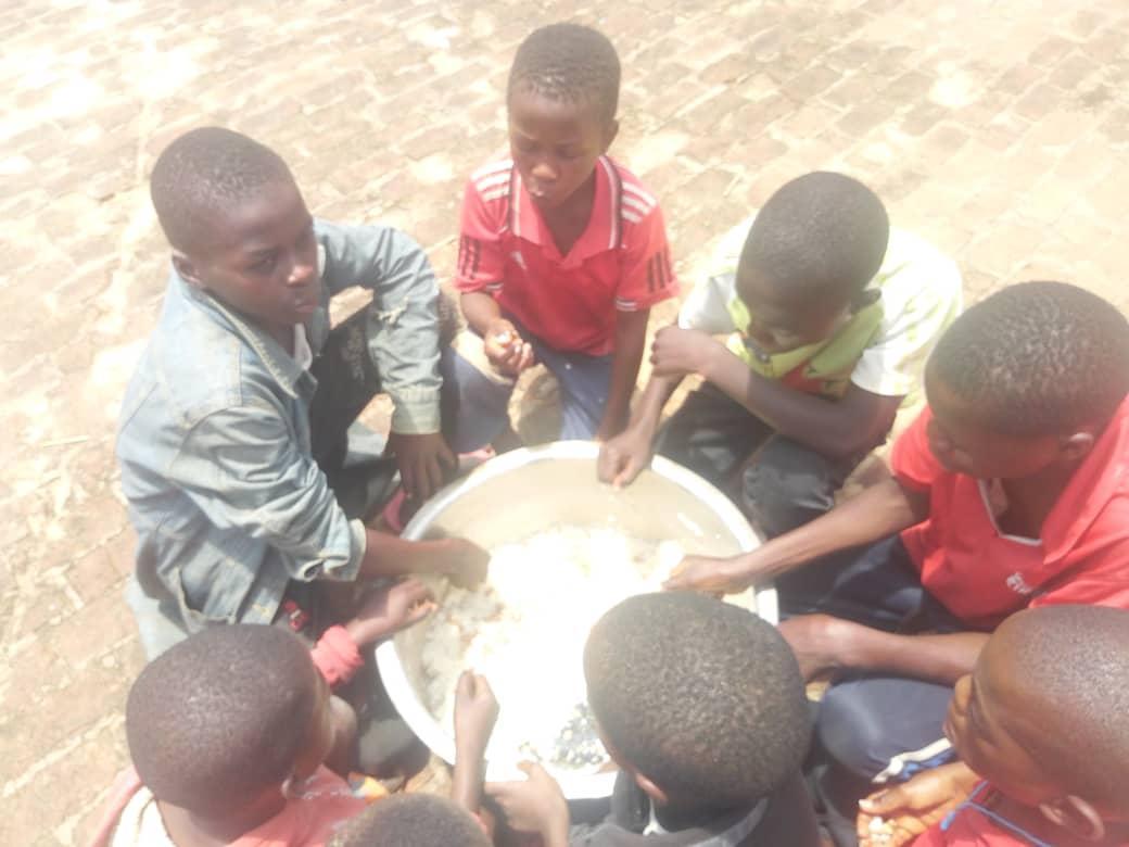 De la moarte la viață - Pomenirea morților și 98 de botezuri la centrul misionar din Kidamali