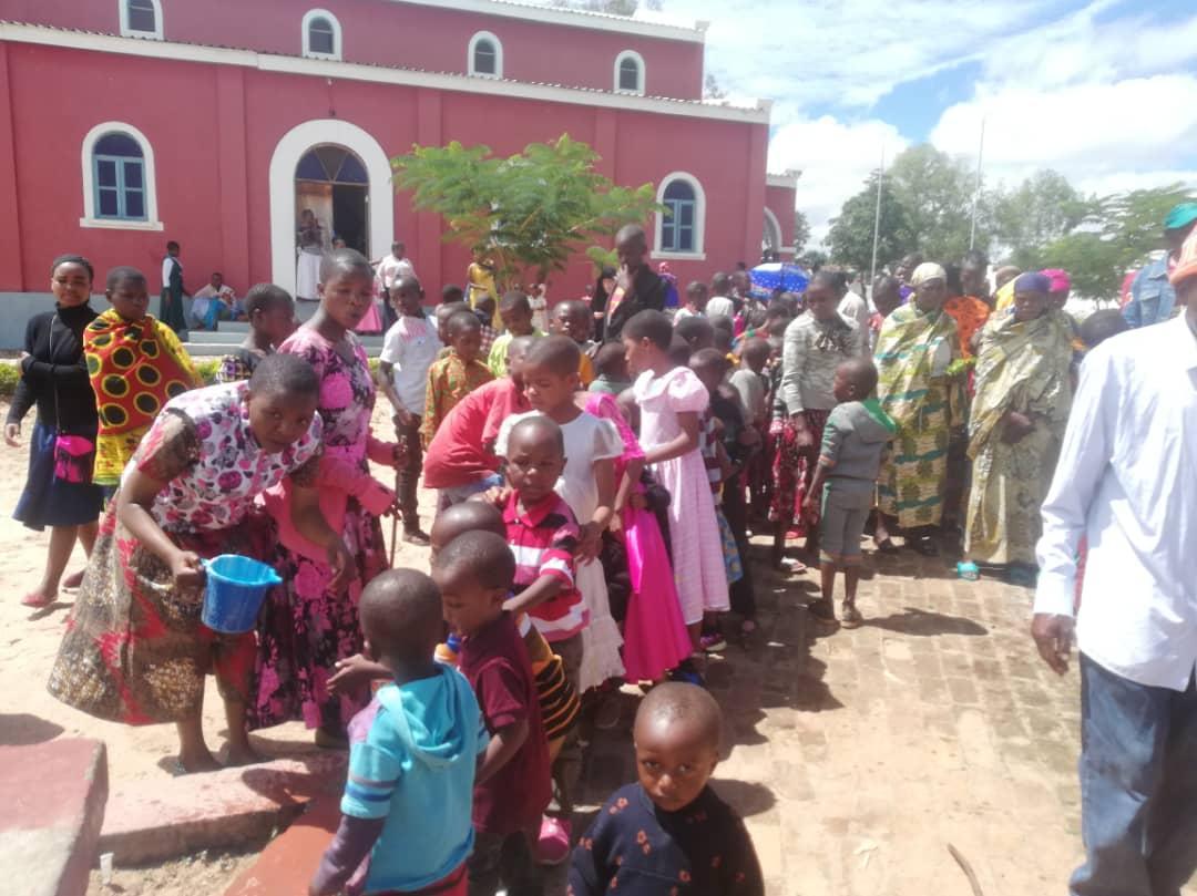 Duminica Sfintei Cruci – hrană sufletească și trupească pentru copiii din Kidamali