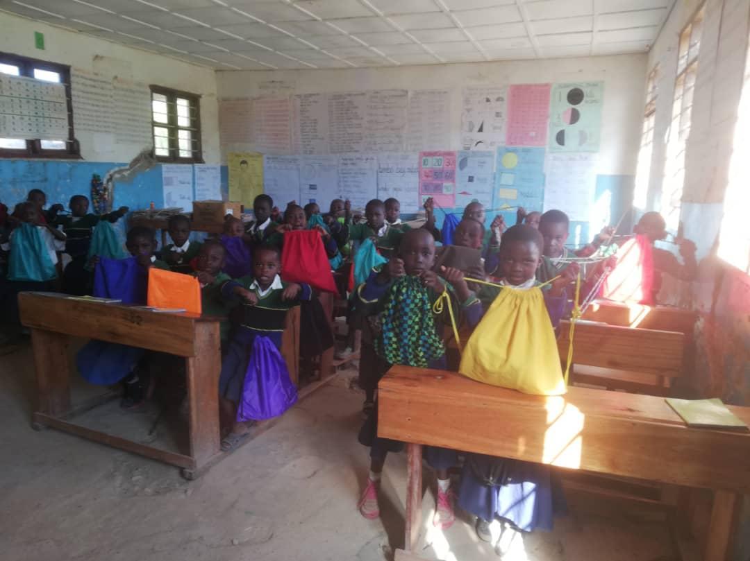 Întâlnire cu profesorii și elevii Școlii Generale din satul Mkoga