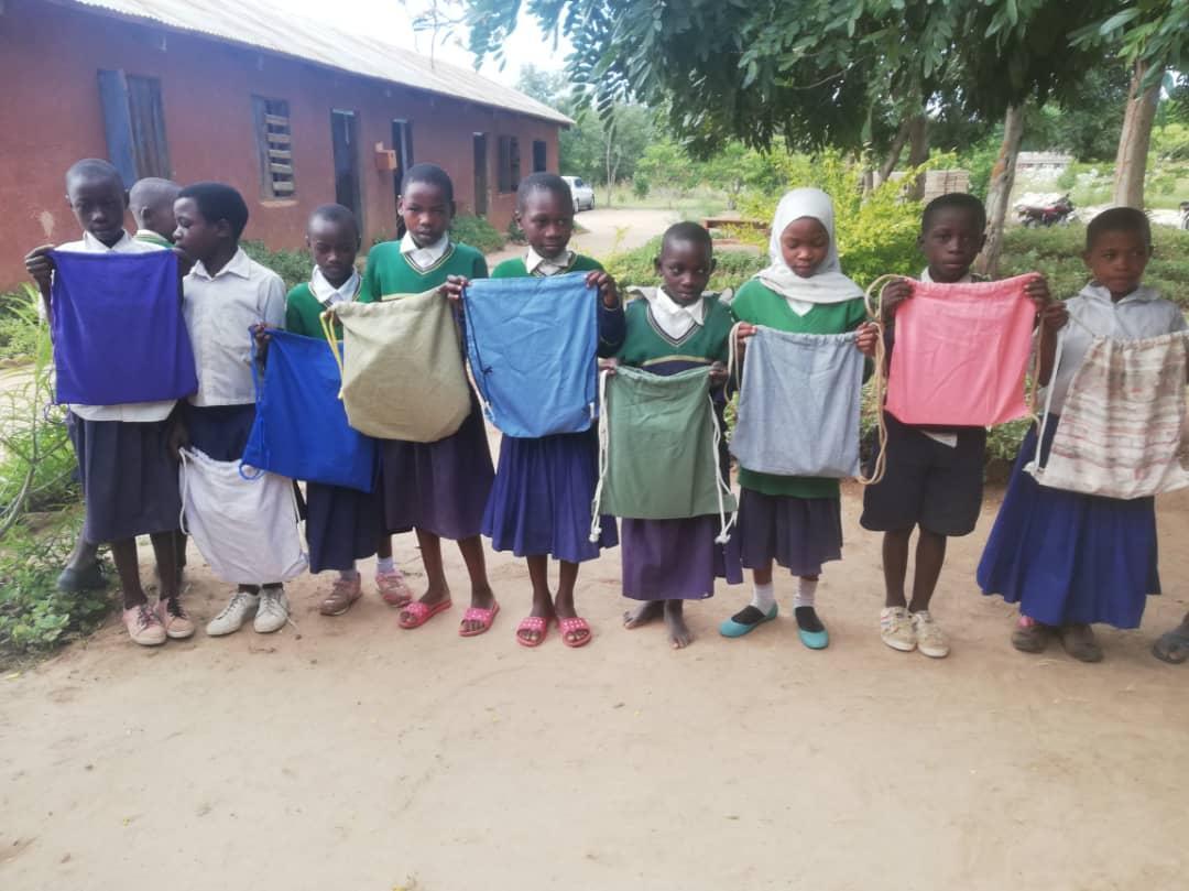 Întâlnire cu profesorii și elevii Școlii Generale din satul Mkoga