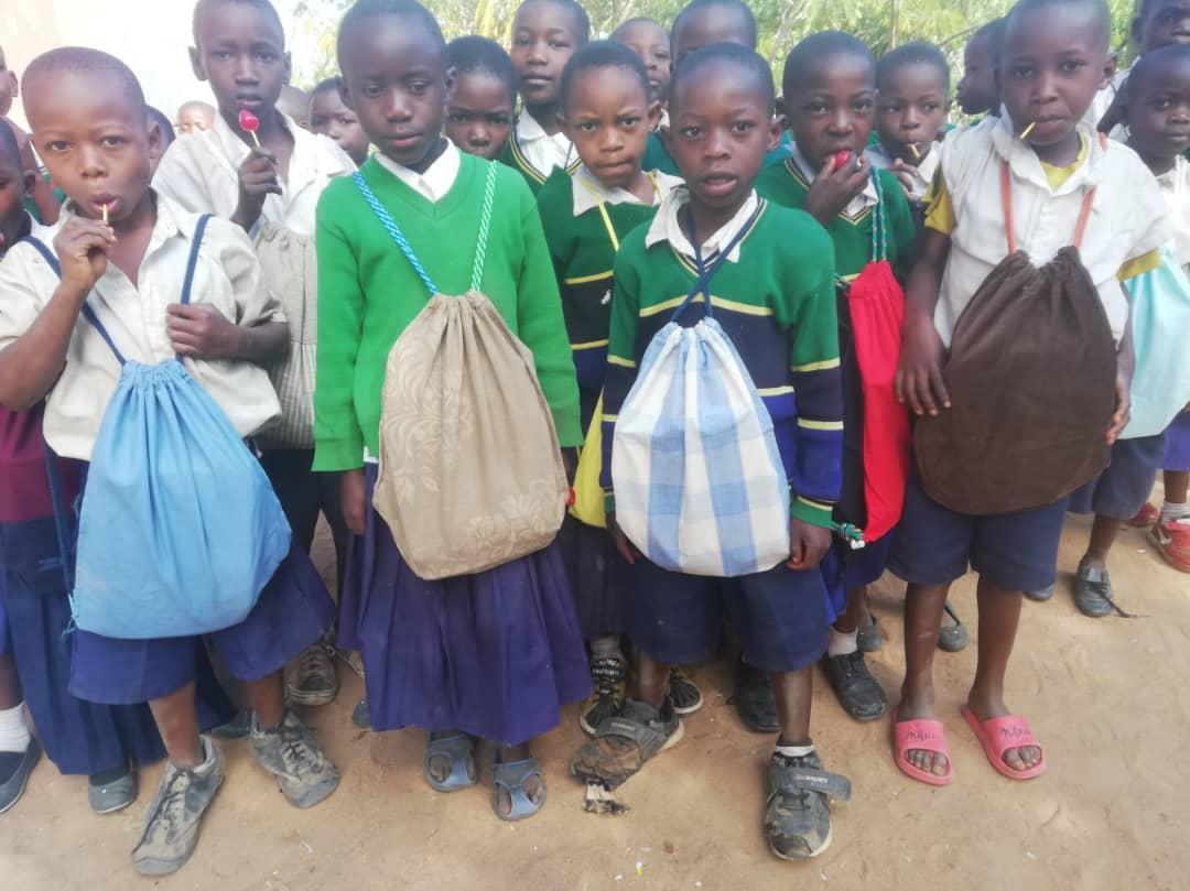 Întâlnire cu profesorii și elevii Școlii Generale din satul Mkoga