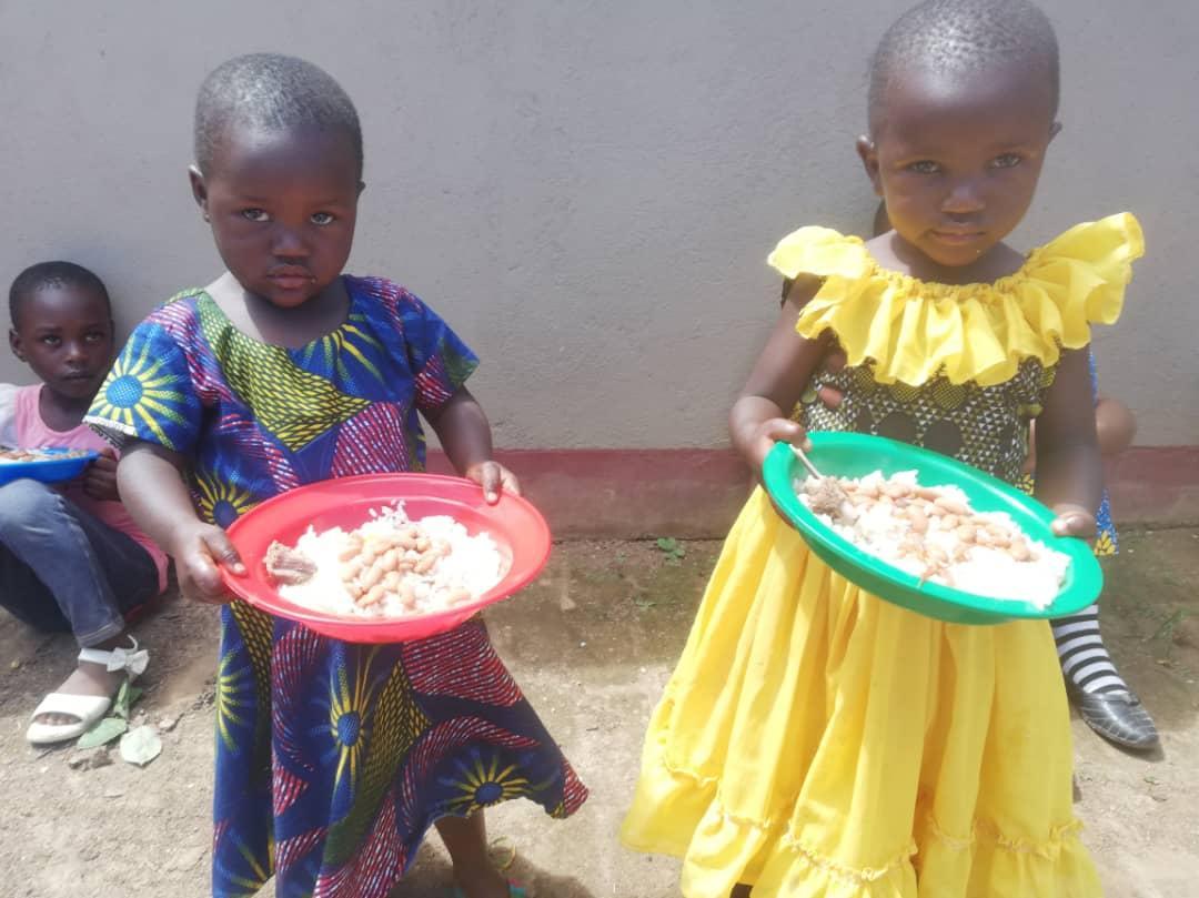 Kristo Amefufuka! (Hristos a înviat!)