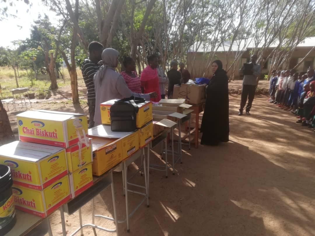 Daruri multe și 12 noi burse pentru elevii de școală primară