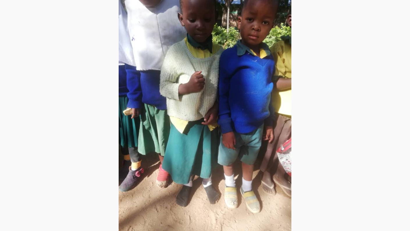 Daruri multe și 12 noi burse pentru elevii de școală primară