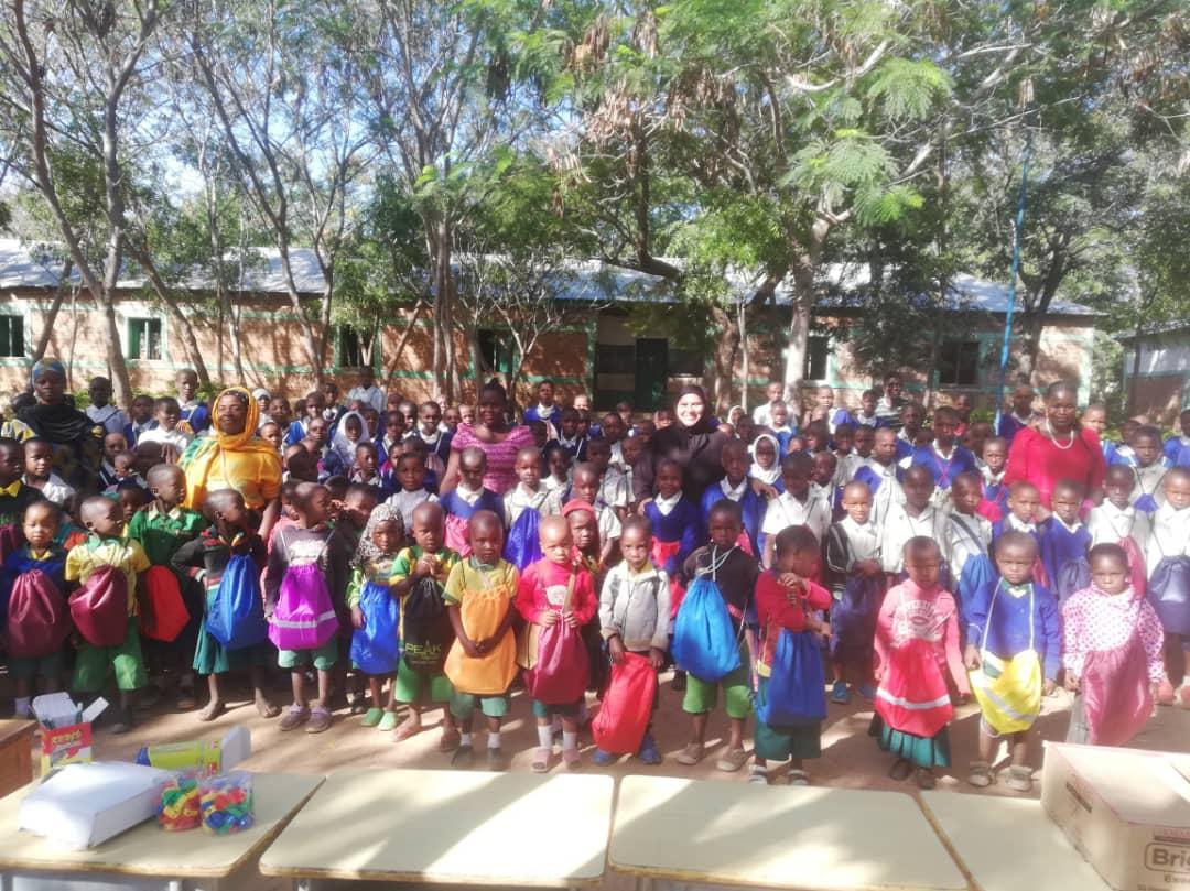 Daruri multe și 12 noi burse pentru elevii de școală primară