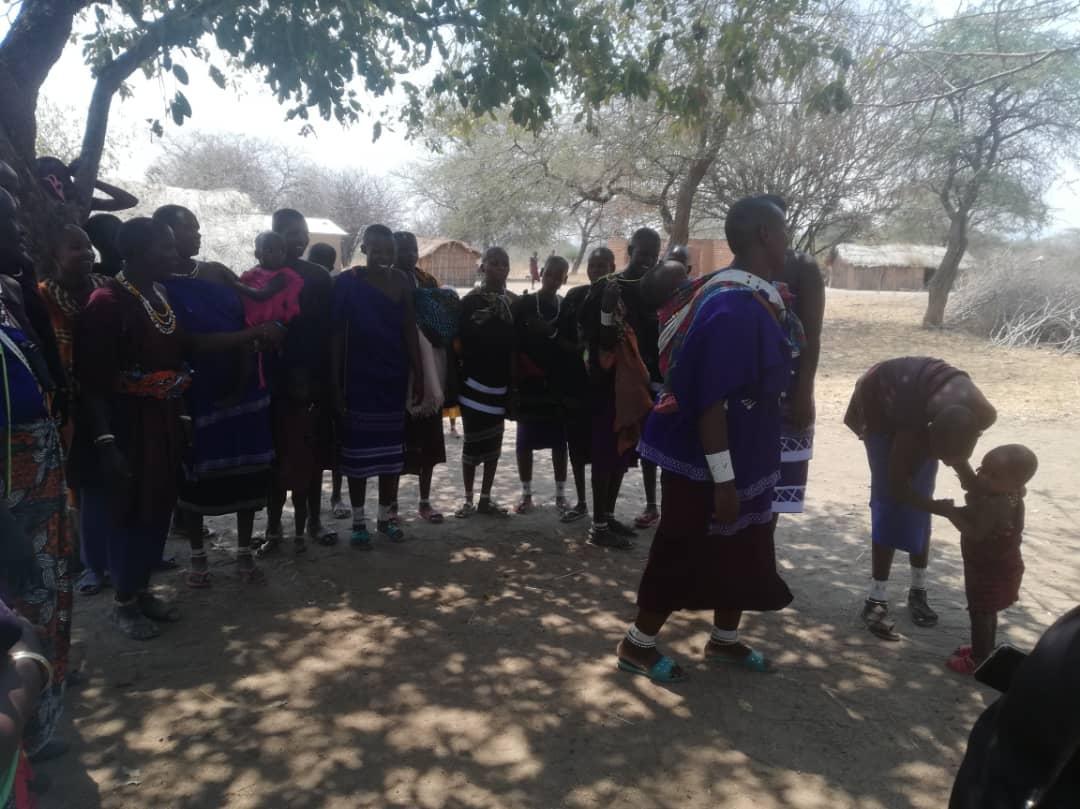 Vizita scurtă în Mapogoro unde locuieste tribul de massai ortodocși