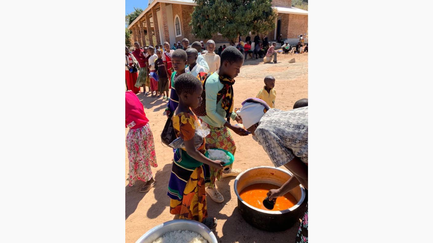 Vizită în satul Ibogu la început de an școlar