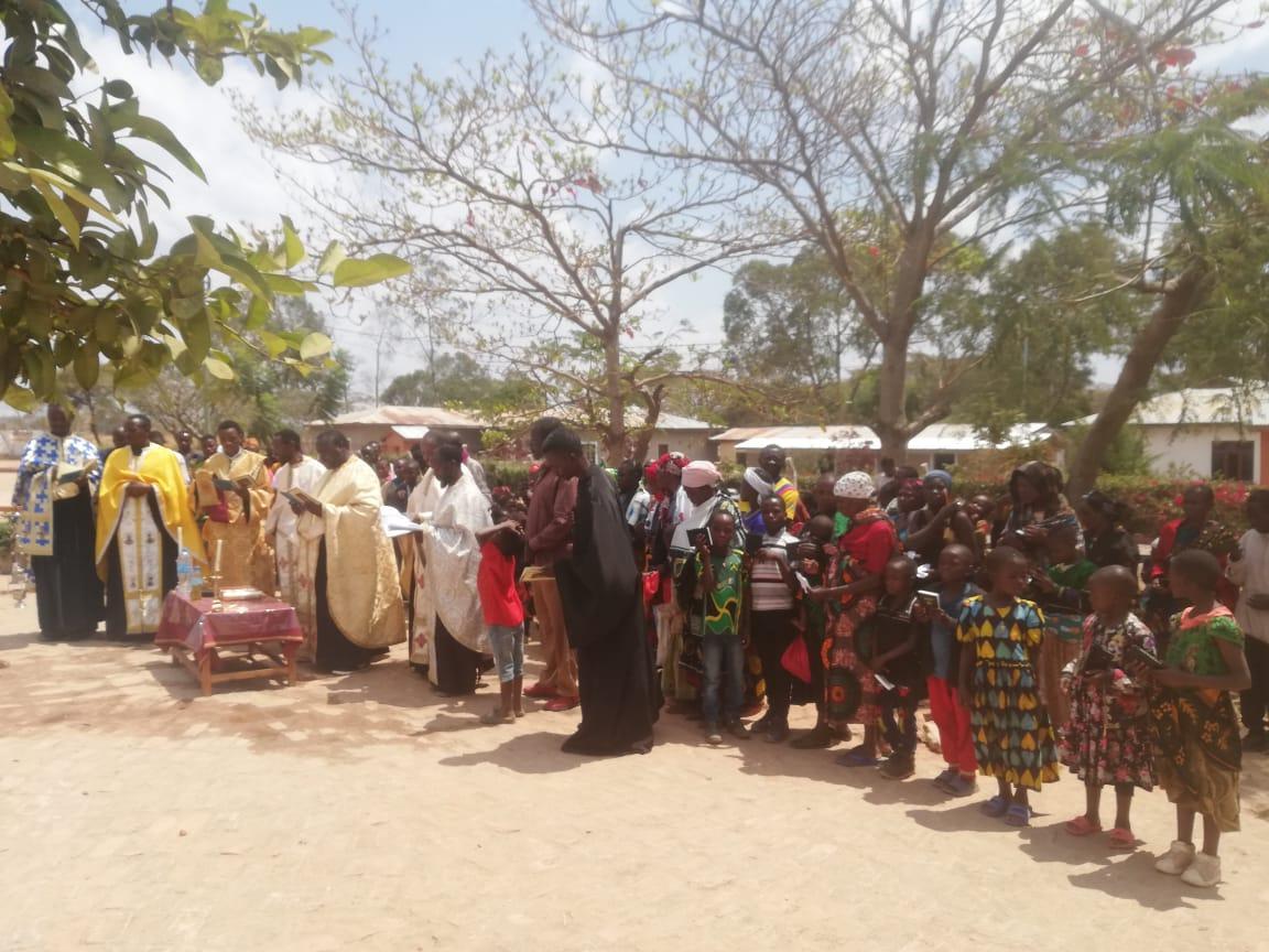 117 botezuri la Centrul Misionar Ortodox din Kidamali