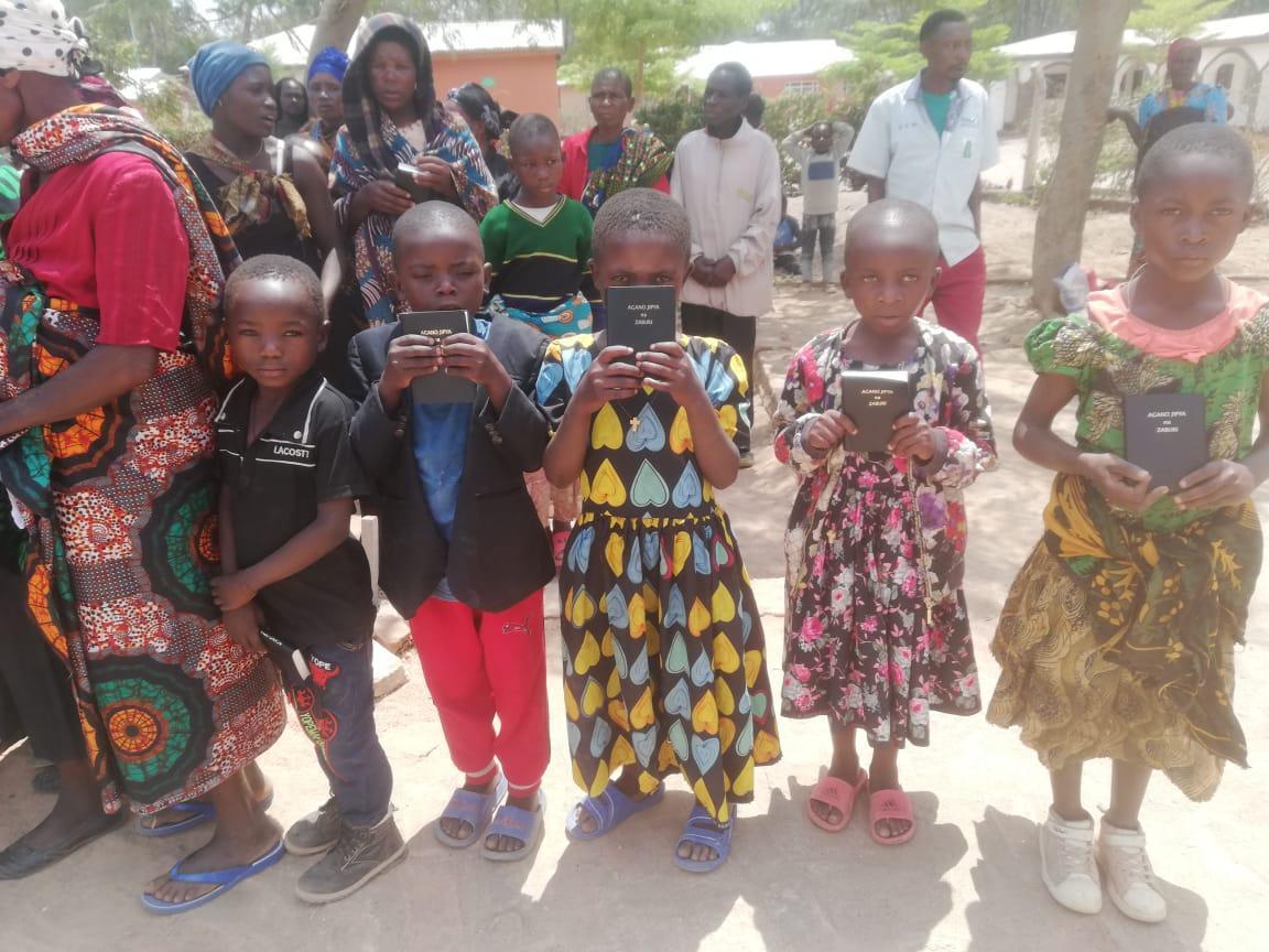 117 botezuri la Centrul Misionar Ortodox din Kidamali