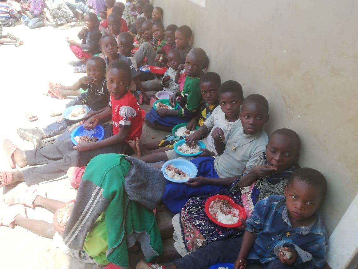 117 botezuri la Centrul Misionar Ortodox din Kidamali