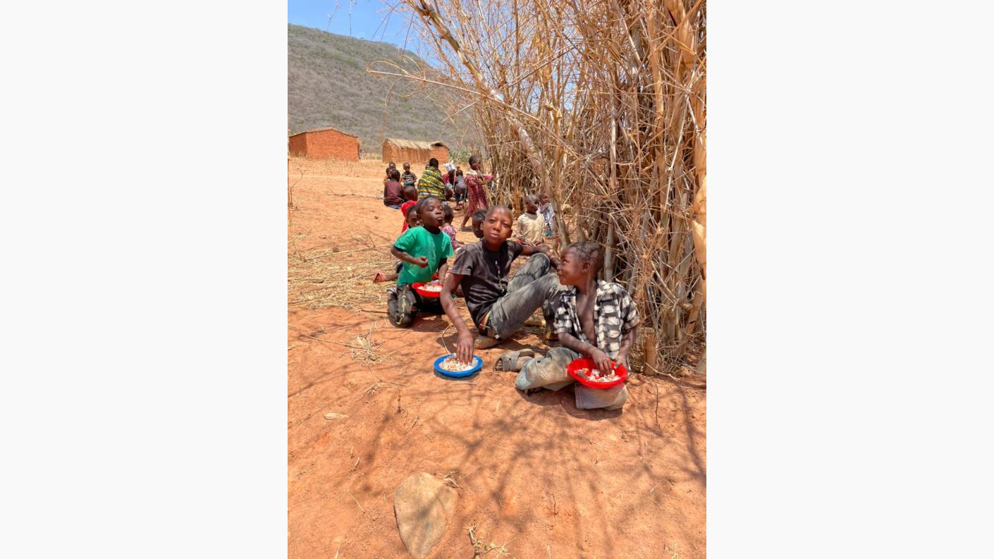 Sfânta Liturghie în Parohia din Mkombe