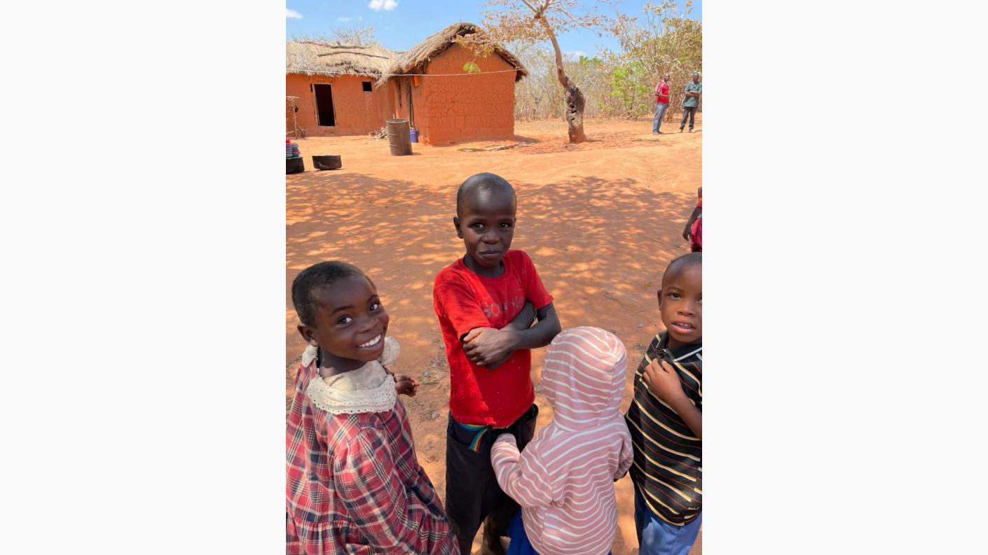 Sfânta Liturghie în Parohia din Mkombe