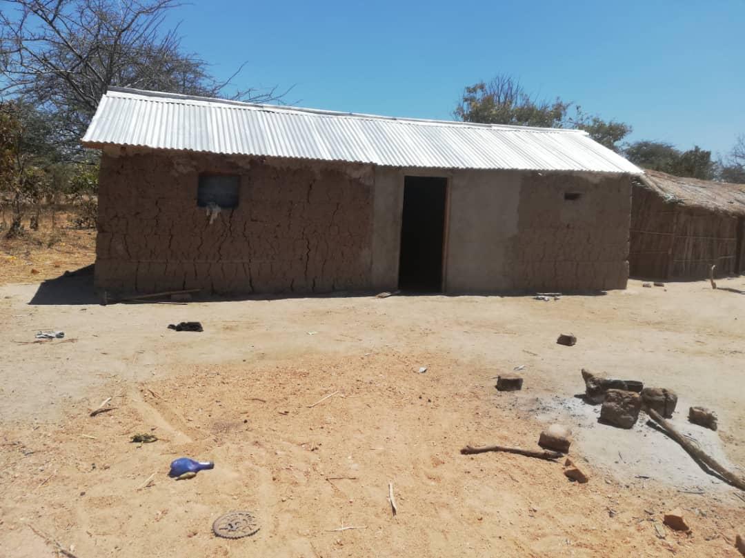 32 de case – acoperiş şi bucurie pentru tot atâtea familii tanzaniene