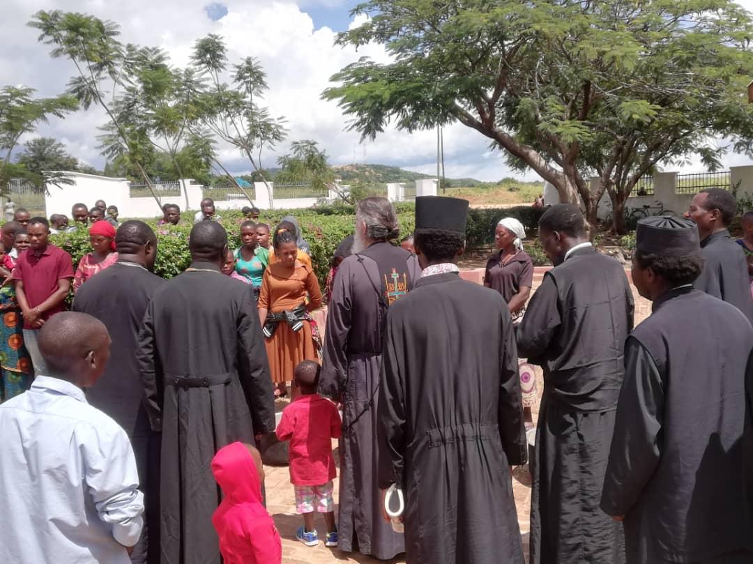 Kristo Amefufuka! Kweli Amefufuka! Hristos a înviat! Adevărat a Înviat!