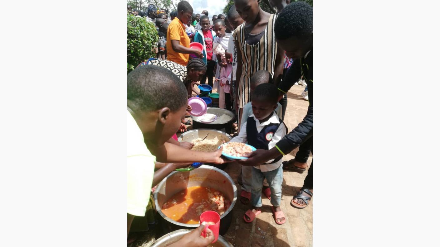 Kristo Amefufuka! Kweli Amefufuka! Hristos a înviat! Adevărat a Înviat!