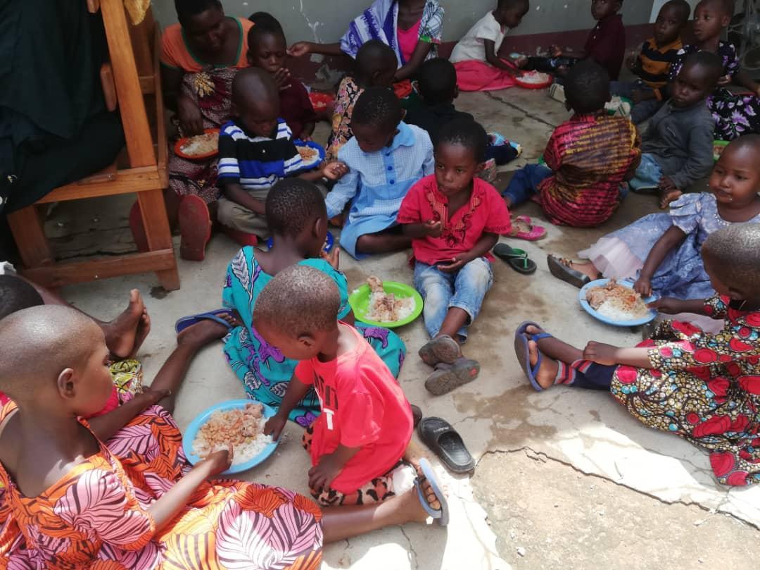 Kristo Amefufuka! Kweli Amefufuka! Hristos a înviat! Adevărat a Înviat!