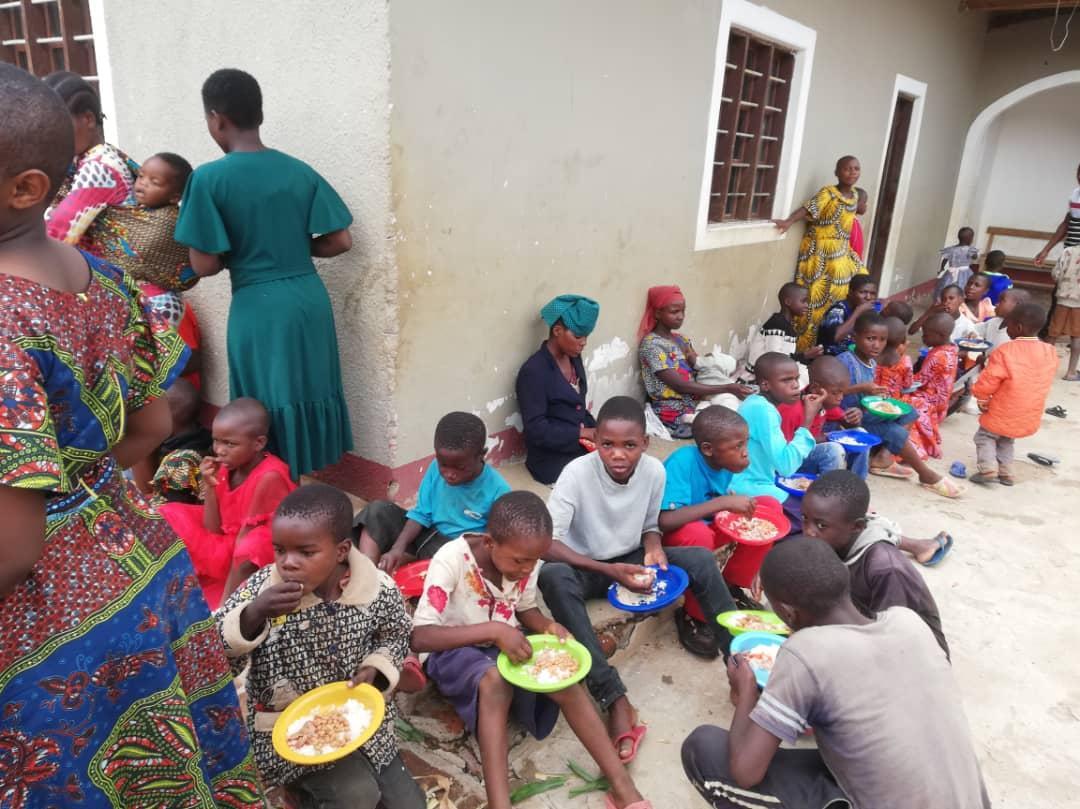 Kristo Amefufuka! Kweli Amefufuka! Hristos a înviat! Adevărat a Înviat!