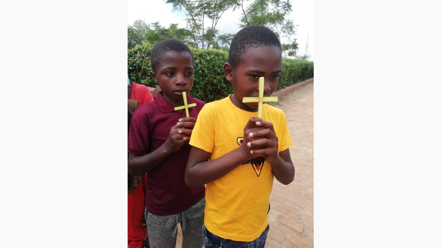 Jumapili ya Matawi sau Duminica Floriilor a fost prilej de mare bucurie şi la Centrul Misionar din Kidamali