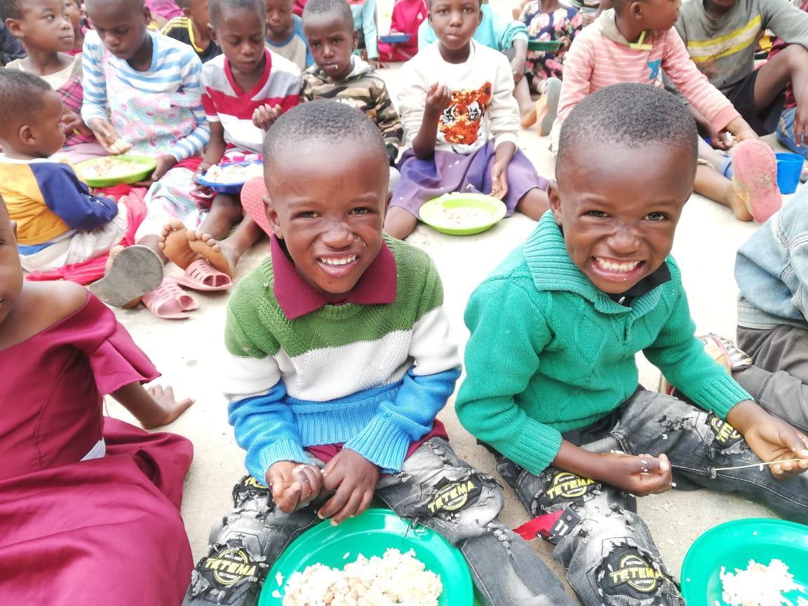 Jumapili ya Matawi sau Duminica Floriilor a fost prilej de mare bucurie şi la Centrul Misionar din Kidamali