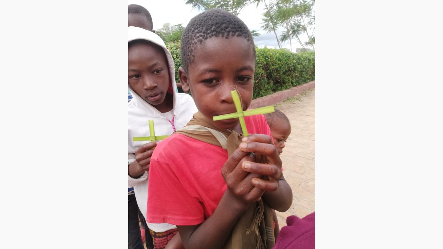 Jumapili ya Matawi sau Duminica Floriilor a fost prilej de mare bucurie şi la Centrul Misionar din Kidamali