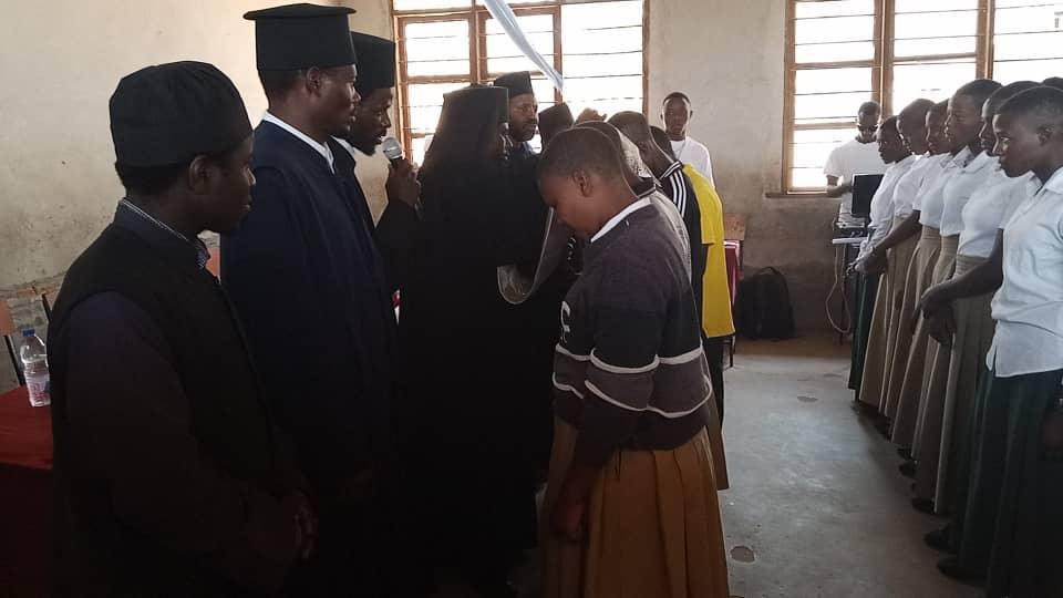 La ce foloseşte diploma de creştin ortodox în Tanzania?